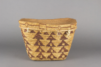 Chilcotin%20artist%2C%20%3Cb%3E%3Ci%3E%20Basket%3C%2Fi%3E%3C%2Fb%3E%2C%20ca.%201940%2C%20cedar%20root%20and%20dyed%20beargrass%2C%20The%20Elizabeth%20Cole%20Butler%20Collection%2C%20no%20known%20copyright%20restrictions%2C%202013.1.63